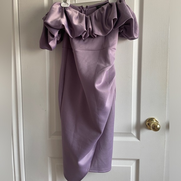 LIGHT PURPLE Lipsy London Off-Shoulder Bubble Dress - Picture 2 of 6